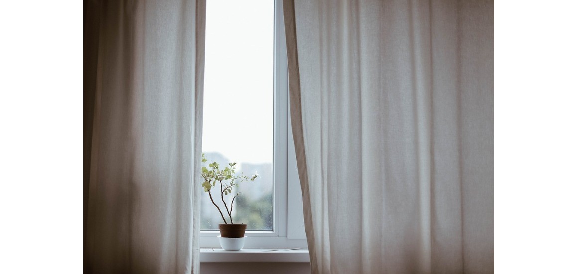 Łączenie rolet z zasłonami