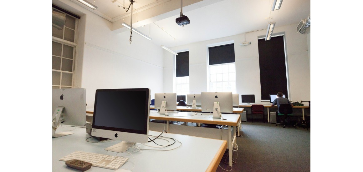 Kiedy warto zdecydować się na roletę podgumowaną? | rollcenter.pl