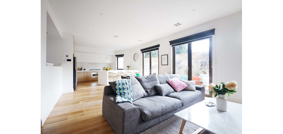 Podpowiadamy jak wybrać rolety do salonu