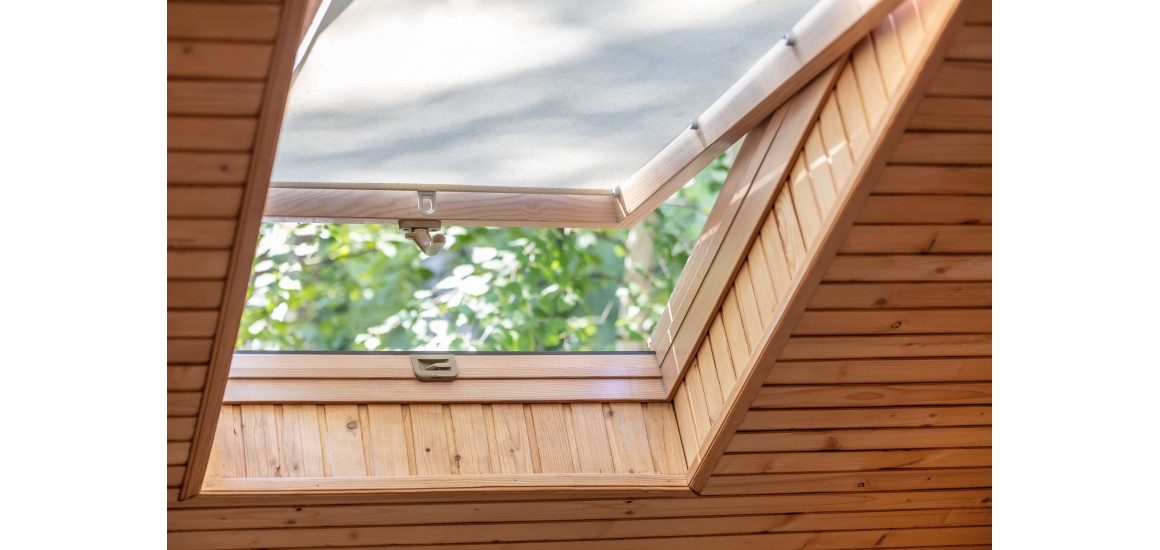 Jak wybrać rolety na okna dachowe?