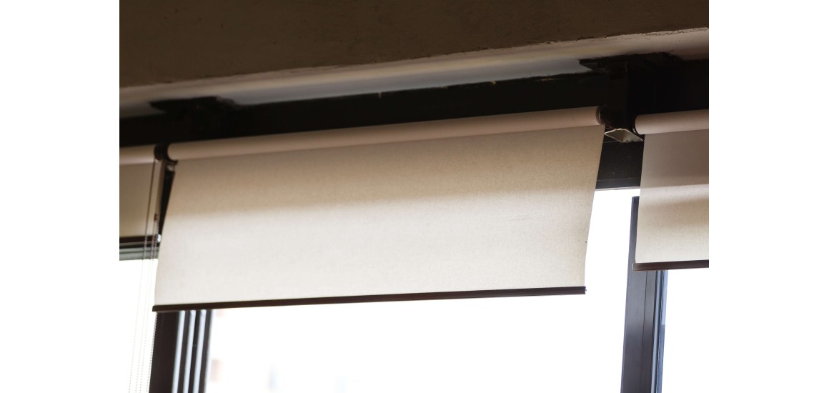 Rolety w kasecie czy bez? Które wybrać?